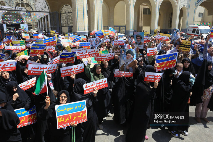 راهپیمایی نمازگزاران اصفهانی در محکومیت تجاوز رژیم صهیونیستی به کشور