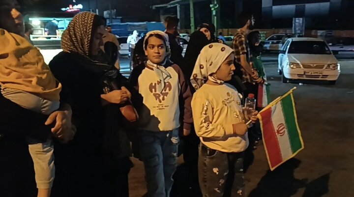 ایستگاه واکس صلواتی دههنودیها در تجمع مردم یاسوج ایستگاه واکس صلواتی دههنودیها در تجمع مردم یاسوج