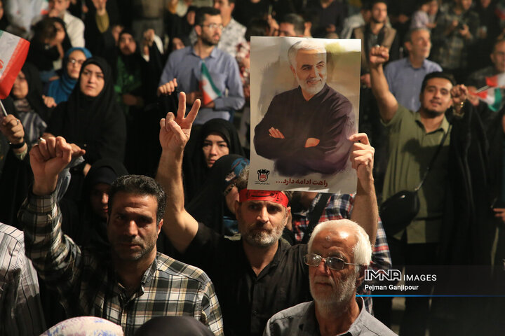 اجتماع خودجوش و حماسی مردم اصفهان در پشتیبانی انتقام ملی از رژیم صهیونی