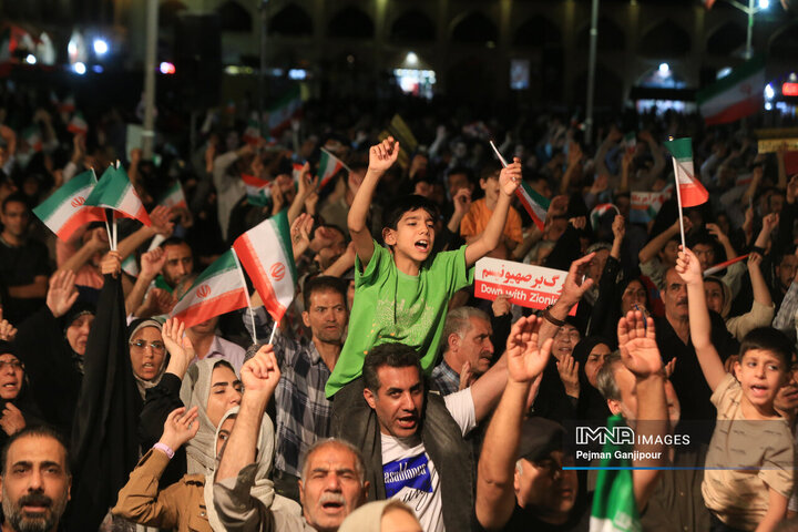 اجتماع خودجوش و حماسی مردم اصفهان در پشتیبانی انتقام ملی از رژیم صهیونی