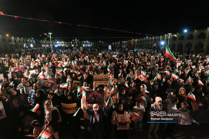 اجتماع خودجوش و حماسی مردم اصفهان در پشتیبانی انتقام ملی از رژیم صهیونی