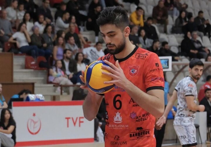 بازیکن تیم ملی والیبال: غیرتمان اجازه نمی‌دهد به تعرض به ایران بی‌تفاوت باشیم