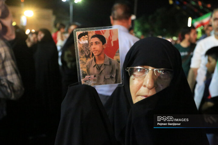 تجمع مردم اصفهان در حمایت از عملیات «وعده صادق 3»