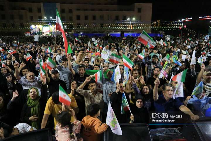 تجمع مردم اصفهان در حمایت از عملیات «وعده صادق 3»