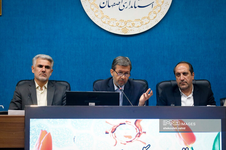 نشست جمعی از پیشکسوتان، ضابطین و دبیران احزاب و تشکل‌های سیاسی استان با استاندار اصفهان