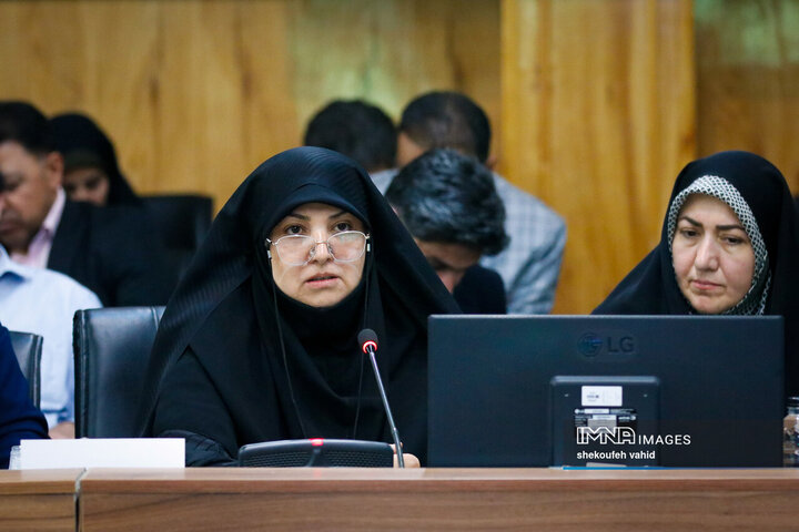 نشست جمعی از پیشکسوتان، ضابطین و دبیران احزاب و تشکل‌های سیاسی استان با استاندار اصفهان