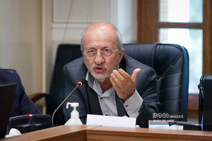 نشست جمعی از پیشکسوتان، ضابطین و دبیران احزاب و تشکل‌های سیاسی استان با استاندار اصفهان