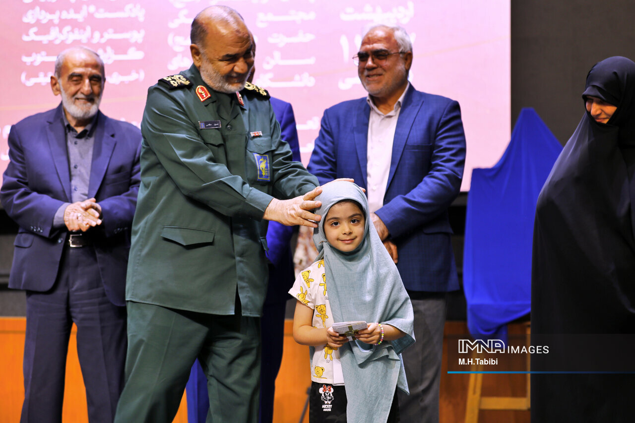 وانشان در سوگ سردار؛ وداع روستای قهرمانپرور با حسین سلامی