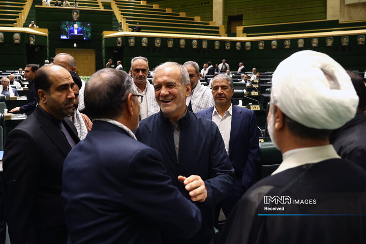 جلسه بررسی صلاحیت وزیر پیشنهادی اقتصاد و دارایی