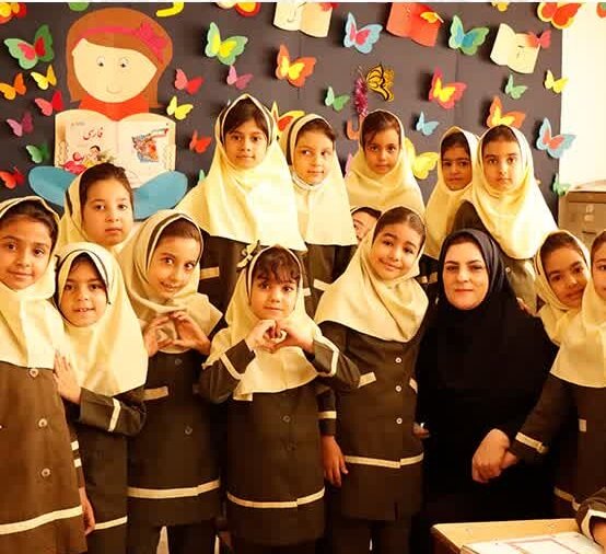 آموزش هوش مصنوعی به ۲ میلیون دانشآموز/ بازگشت نور به چشمان سارینا با کمک معلمش