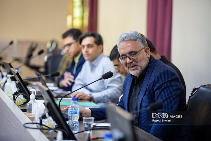 سهم شهرداری از آب زاینده‌رود هفت سهم است، اما کمتر از یک‌چهارم آن تحویل می‌شود