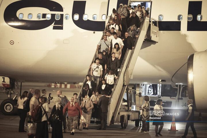 خروج از سرزمین ناامن