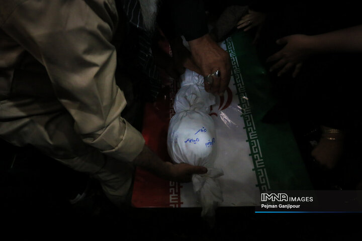 وداع با شهدای تجاوز رژیم صهیونیستی به کشور در حسینیه بنی‌فاطمه اصفهان