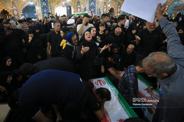 وداع با شهدای تجاوز رژیم صهیونیستی به کشور در حسینیه بنی‌فاطمه اصفهان