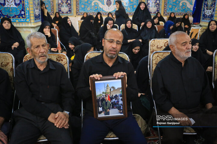 وداع با شهدای تجاوز رژیم صهیونیستی به کشور در حسینیه بنی‌فاطمه اصفهان