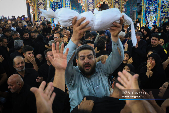 وداع با شهدای تجاوز رژیم صهیونیستی به کشور در حسینیه بنی‌فاطمه اصفهان