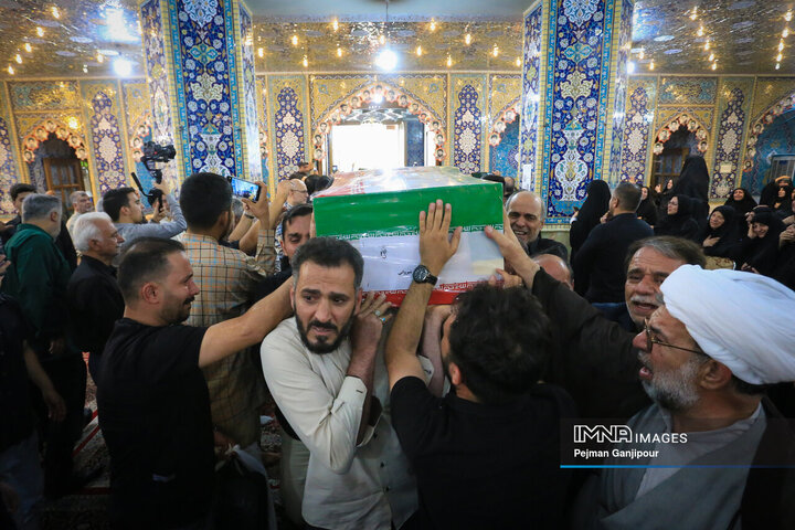 وداع با شهدای تجاوز رژیم صهیونیستی به کشور در حسینیه بنی‌فاطمه اصفهان