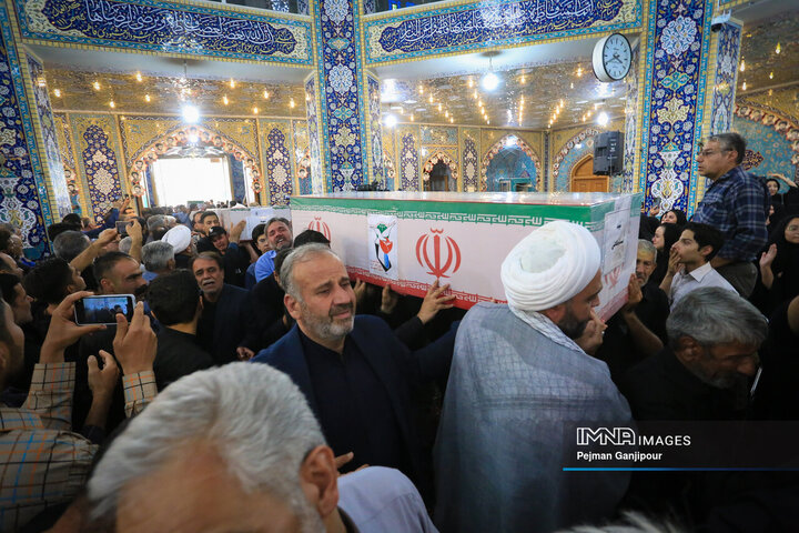 وداع با شهدای تجاوز رژیم صهیونیستی به کشور در حسینیه بنی‌فاطمه اصفهان