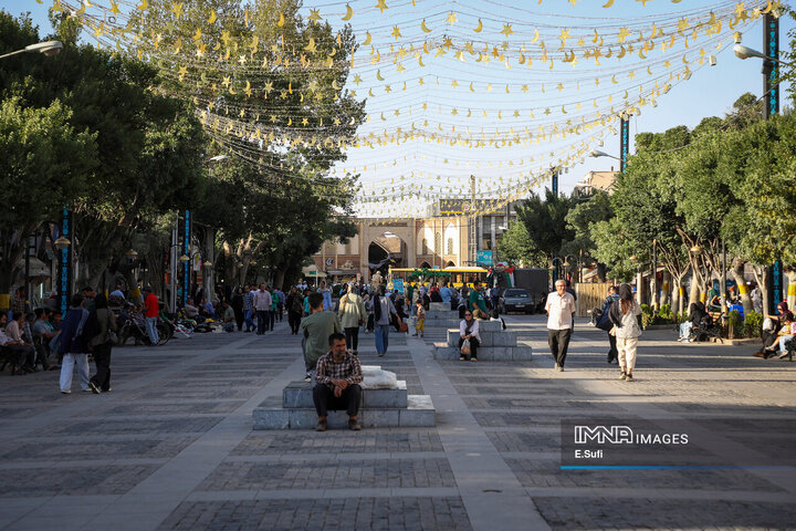 Life Goes On: Iranians Embrace Normalcy Amidst Ongoing Conflict
