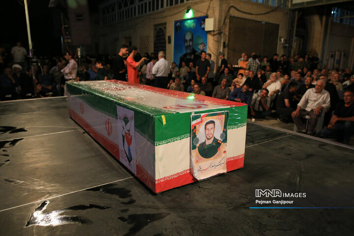 داع با شهید حملات رژیم صهیونیستی در گلستان شهدای رهنان اصفهان