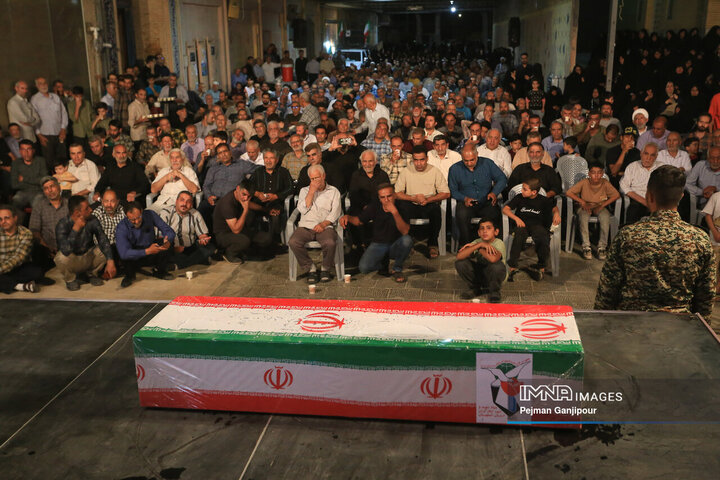 داع با شهید حملات رژیم صهیونیستی در گلستان شهدای رهنان اصفهان