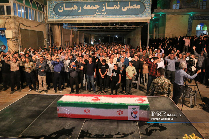 داع با شهید حملات رژیم صهیونیستی در گلستان شهدای رهنان اصفهان