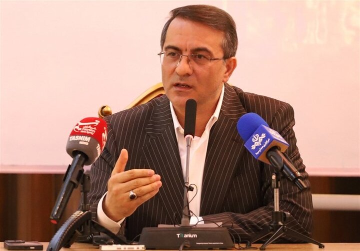 ادارات ارائه‌دهنده خدمات به مردم تعطیل نیستند