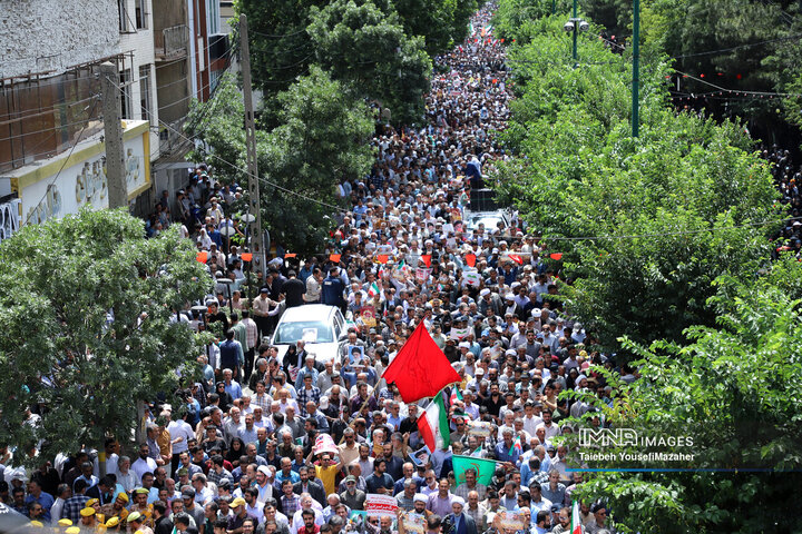 تشییع پیکر شهید کرمی در همدان