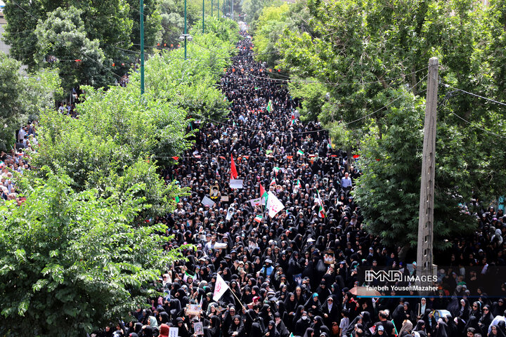 تشییع پیکر شهید کرمی در همدان