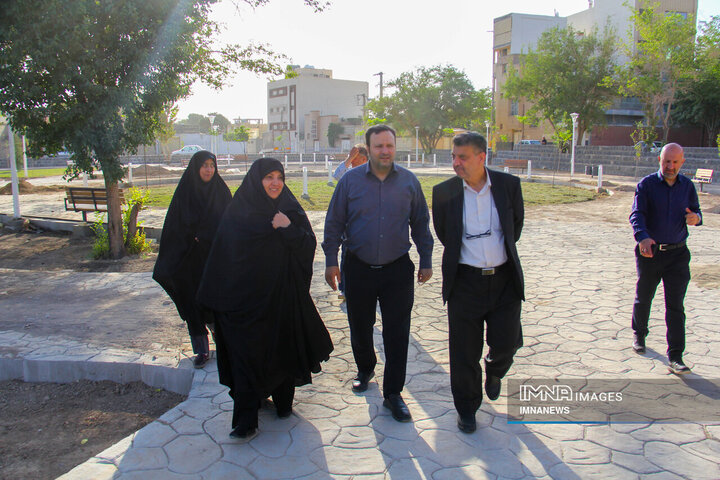 بازدید کمیسیون ویژه خانواده، بانوان و جوانان شورای شهر اصفهان از پروژه‌های خانواده‌محور مناطق شهرداری