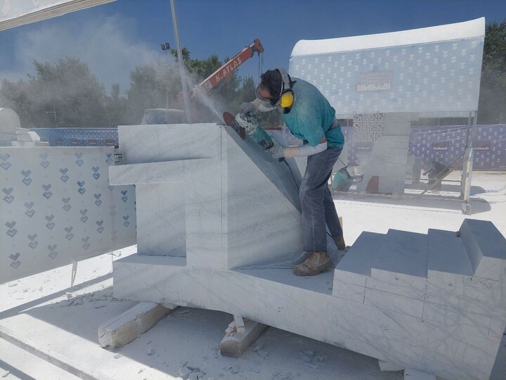 «کرسی‌پا» میان مجسمه‌های سمپوزیوم بین‌المللی مجسمه‌سازی سنگ اصفهان