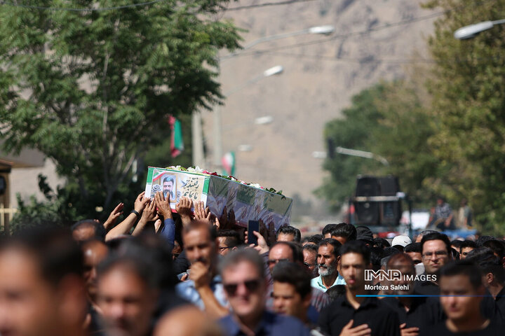 مراسم تشییع شهید «علیرضا اسماعیلی» در پیربکران اصفهان