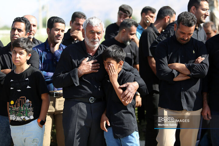 مراسم تشییع شهید «علیرضا اسماعیلی» در پیربکران اصفهان