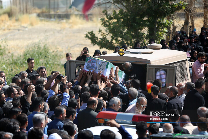 مراسم تشییع شهید «علیرضا اسماعیلی» در پیربکران اصفهان