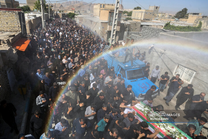 مراسم تشییع شهید «علیرضا اسماعیلی» در پیربکران اصفهان