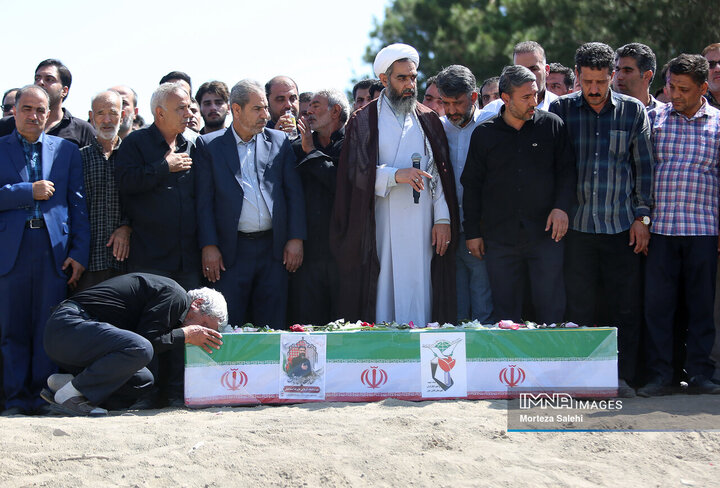 مراسم تشییع شهید «علیرضا اسماعیلی» در پیربکران اصفهان