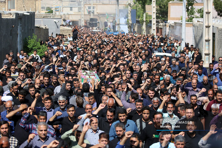 مراسم تشییع شهید «علیرضا اسماعیلی» در پیربکران اصفهان