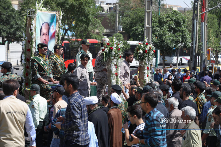 تشییع پیکر مطهر شهید «حسن آقایی» در اراک