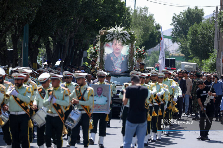 تشییع پیکر مطهر شهید «حسن آقایی» در اراک