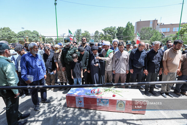 تشییع پیکر مطهر شهید «حسن آقایی» در اراک