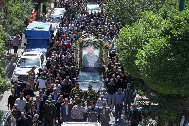 تشییع پیکر مطهر شهید «حسن آقایی» در اراک