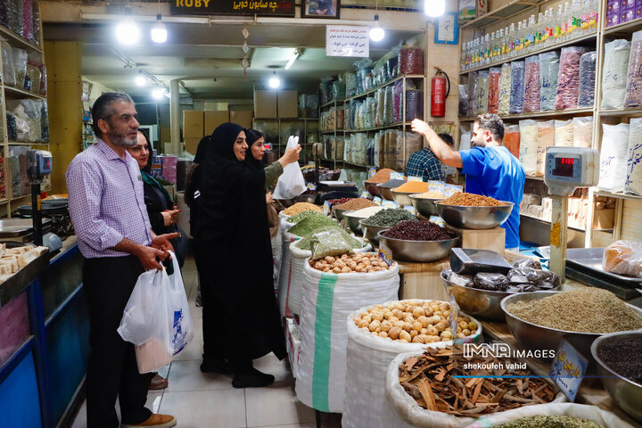 جریان عادی زندگی در اصفهان