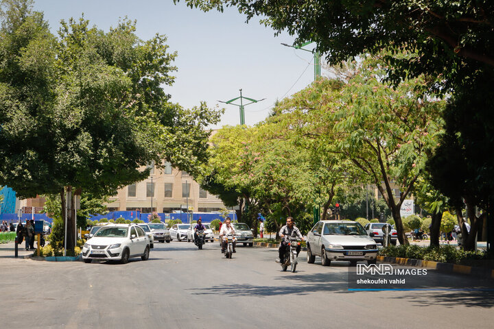 جریان عادی زندگی در اصفهان