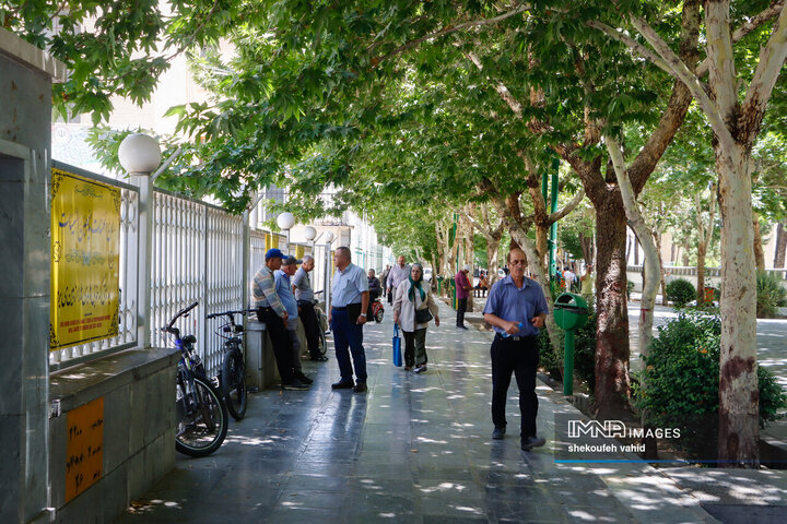 جریان عادی زندگی در اصفهان