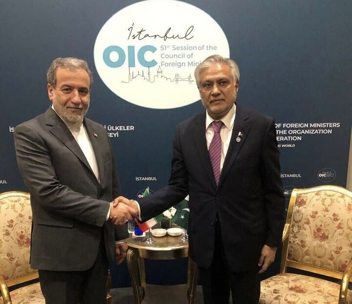 دیدار عراقچی با معاون نخست‌وزیر و وزیر امور خارجه پاکستان