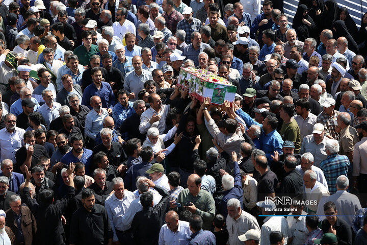 تشییع شهدای تجاوز رژیم صهیونیستی به کشور در نجف‌آباد