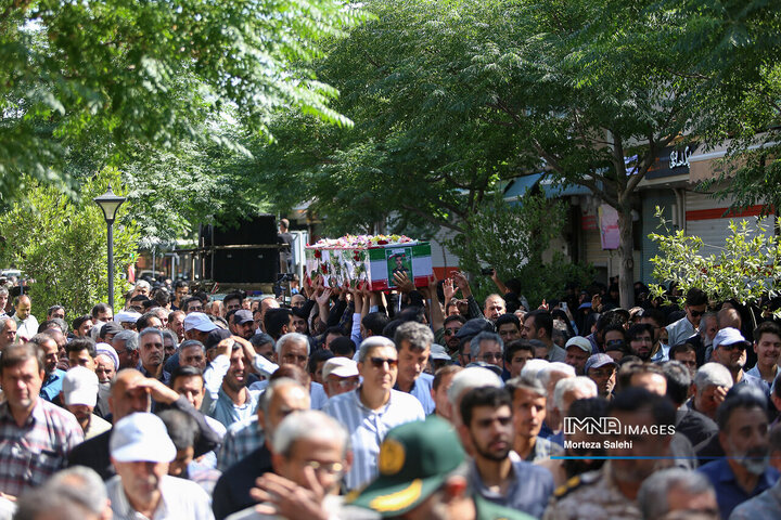 تشییع شهدای تجاوز رژیم صهیونیستی به کشور در نجف‌آباد