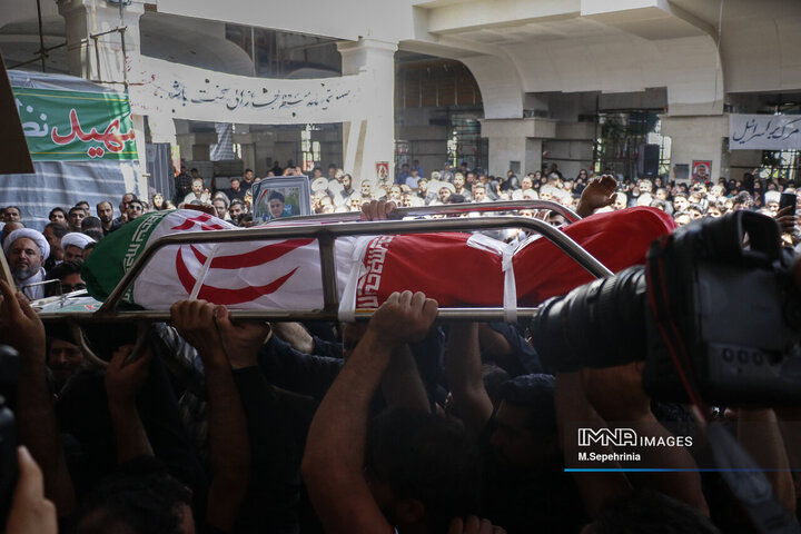 تشييع پیکر دو کودک شهید در تبریز