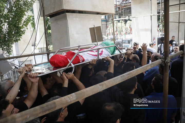 تشييع پیکر دو کودک شهید در تبریز