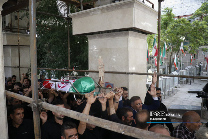 تشييع پیکر دو کودک شهید در تبریز